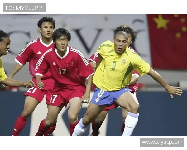 足球追没球的背后故事与梦想追逐的无奈与坚持